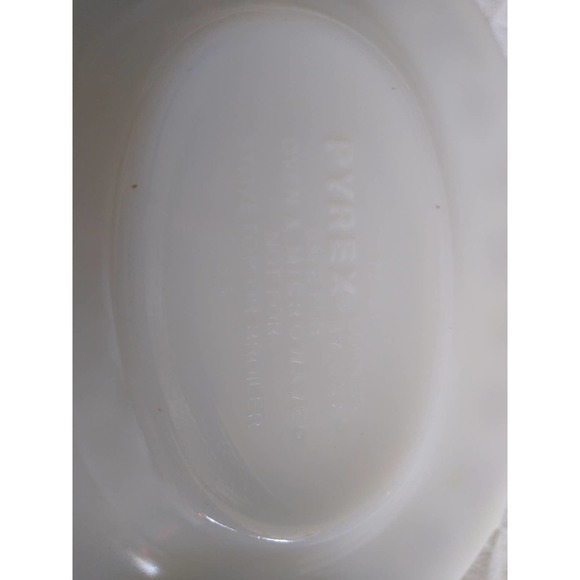 Pyrex butterfly gold gravy boat and saucer - Picture 8 of 8